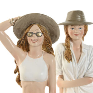 Pareja de chicas con sombrero