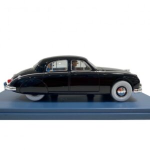 El coche a escala 1/24 – La MK1 de Dawson permite a los coleccionistas recrear escenas de Coke en Stock con gran fidelidad. Los artesanos diseñaron esta miniatura con precisión y cuidaron cada detalle del vehículo original. Esta miniatura a escala 1/24 ofrece un excelente nivel de realismo y resistencia. Puedes colocarla en vitrinas, estanterías o dioramas. Además, puedes combinarla con otros vehículos y figuras de Tintín para recrear escenas completas del cómic. La escala facilita observar cada elemento con claridad. Los coleccionistas valoran esta pieza por su acabado artesanal y su exclusividad. También resulta perfecta como regalo para fans del cómic europeo y amantes de las miniaturas. Cada coche aporta valor y personalidad a cualquier colección de Tintín. Para conservar el coche en perfecto estado, colócalo en un lugar protegido de la luz directa y del polvo. Así mantendrás sus colores y acabados durante mucho tiempo. Además, una buena conservación ayuda a mantener su valor como pieza de colección. Explora nuestra categoría de coches a escala 1/24 y descubre más modelos de Tintín. También puedes visitar Figuras Tintín TF1 para ampliar tu colección. Para más información sobre el universo de Tintín, consulta la Wikipedia de Tintín . Añade ahora el coche escala 1/24 – La MK1 de Dawson – Coke en Stock a tu colección y disfruta de una miniatura exclusiva, detallada y lista para exhibir con la garantía de calidad de La Cultural 12.